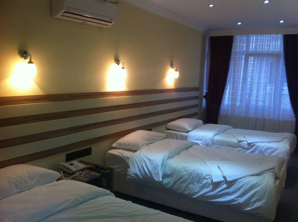 TJ's Hotel