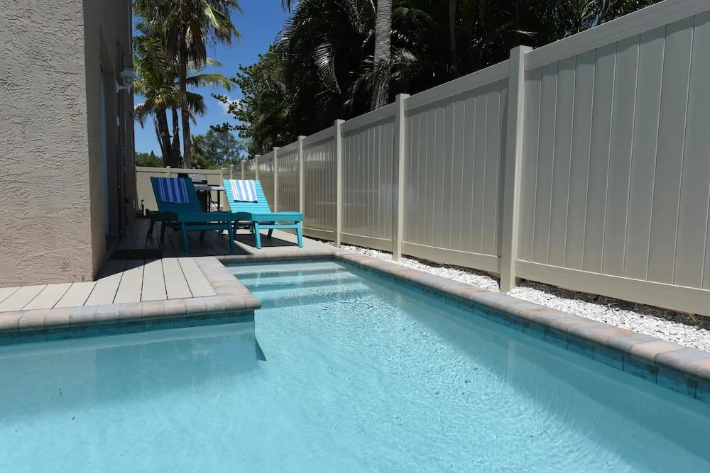 Beach Side Vista Apartment 6