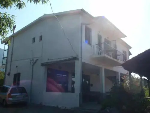 Meraklis Rooms