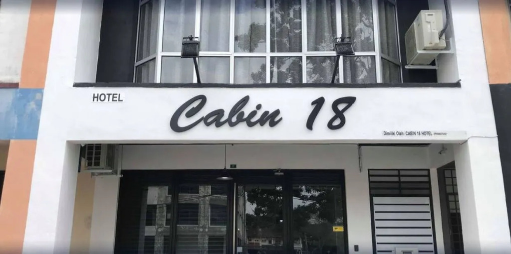 Cabin 18 - Hostel