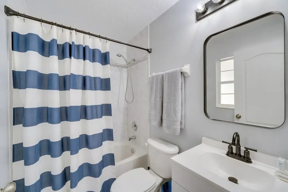 Inviting Home w/ Lanai & Pool in Kissimmee!