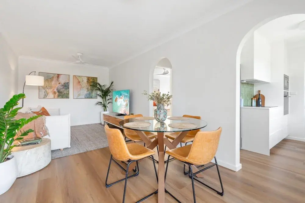 Spacious Apartment Near Cronulla Beach