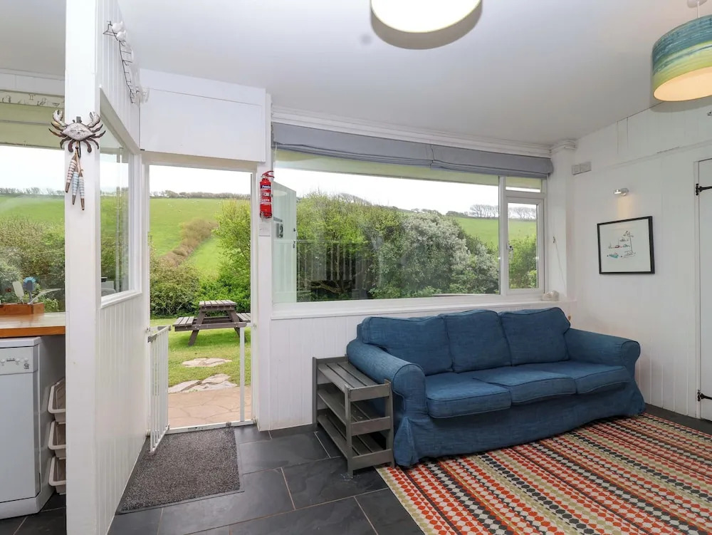 2 Brook Cottages