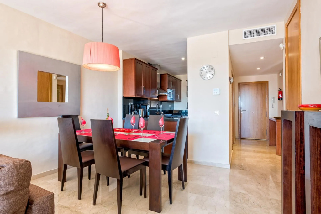 Malibu 6 -lux. 2BR Sea View Condo in Club la Costa
