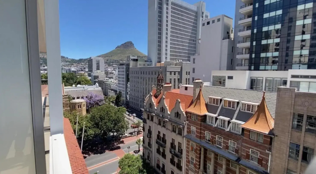 Taj Hotel Cape Town - luxury 5 star suites - very spacious with kitchenette, Lions Head views