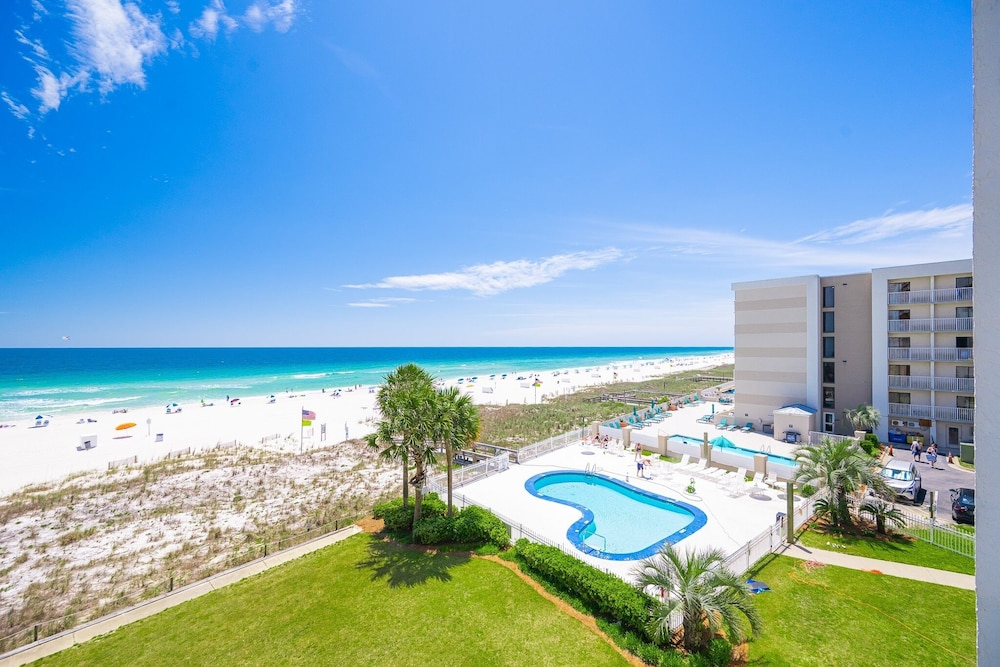 Breakers 43 2 Bedroom Condo
