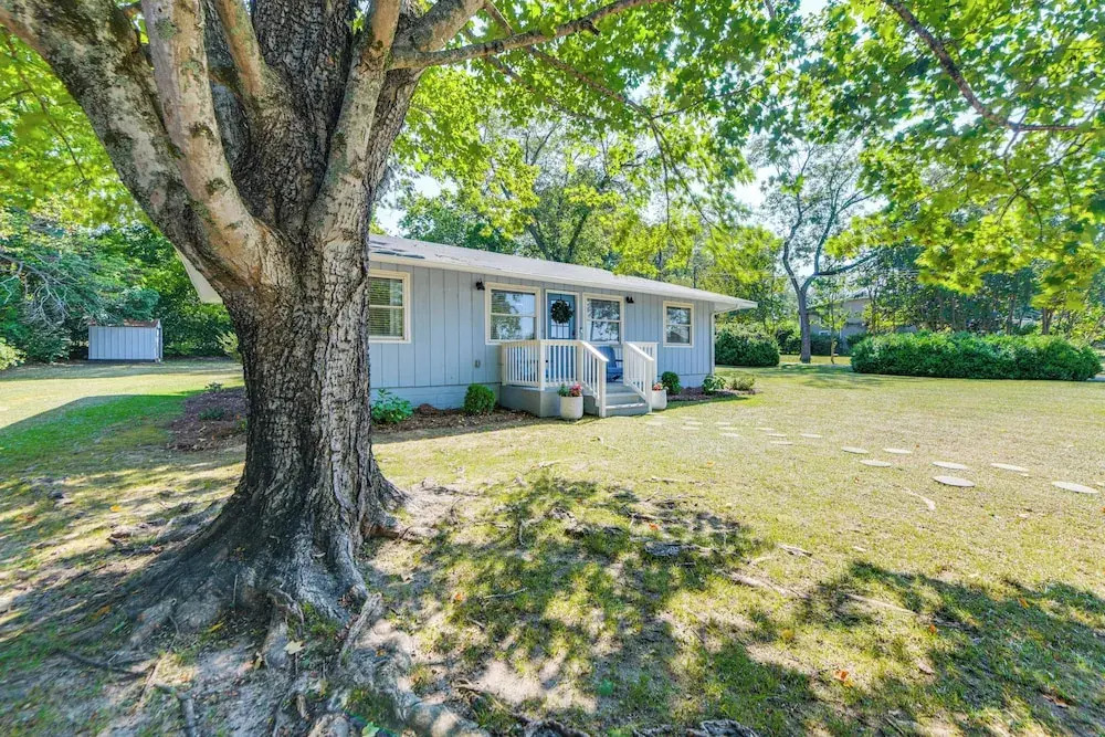 Walk to Dtwn Pine Mountain! Quiet Cottage w/ Yard