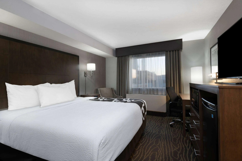 La Quinta by Wyndham Anchorage Airport