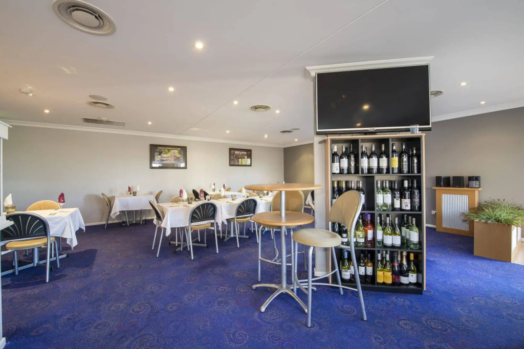 Cotswold Motor Inn