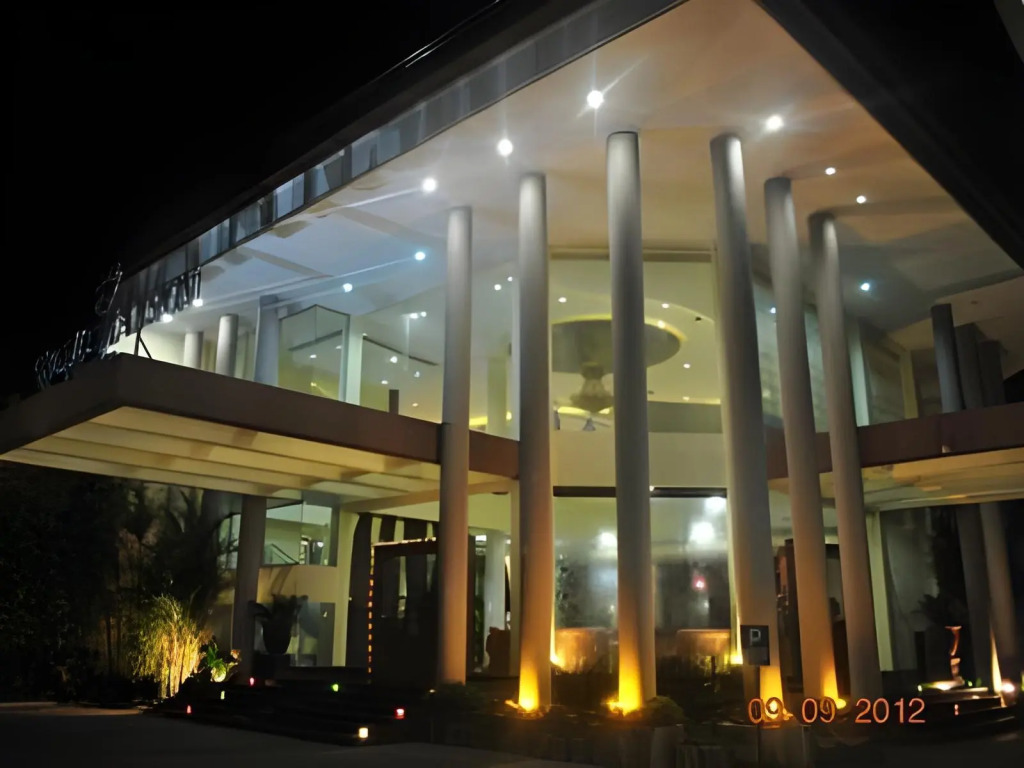 Grand mansion hotel