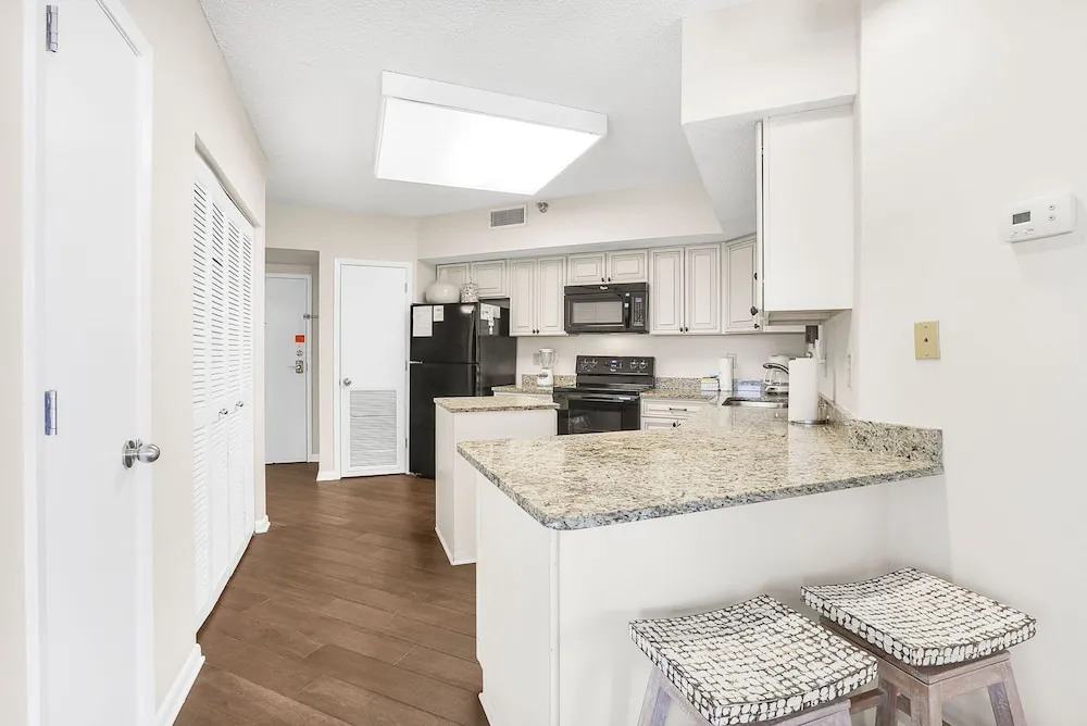 Windward Pointe 1006- Corner Unit Amazing Beach Views