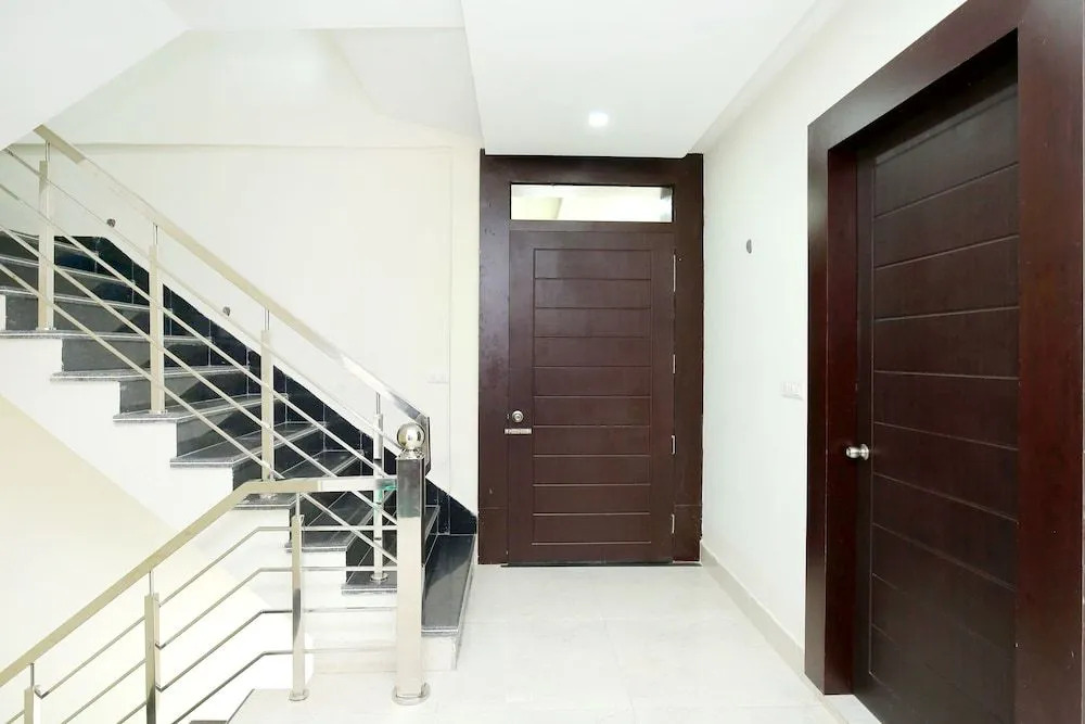 Oyo 40417 Hotel Grand Taj