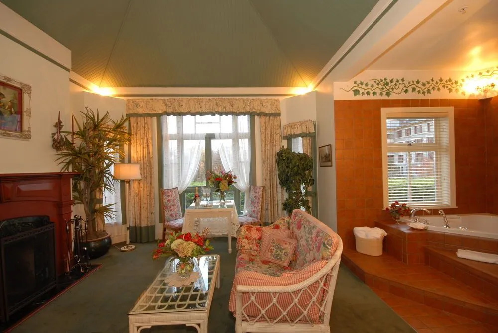 Humboldt House Bed & Breakfast