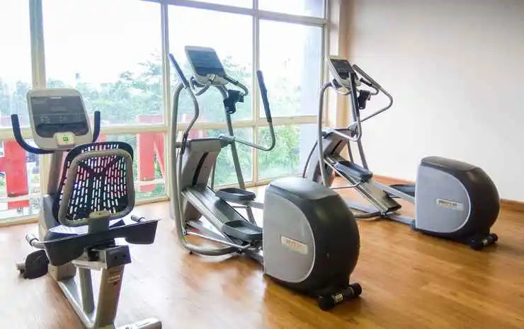 Studio Tifolia Apartment with Double Bed near LRT Station By Travelio