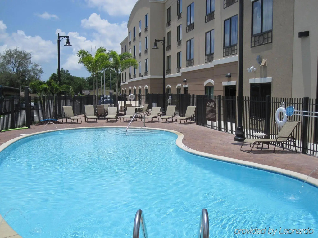 Holiday Inn Express Hotel & Suites Tampa-USF-Busch Gardens by IHG