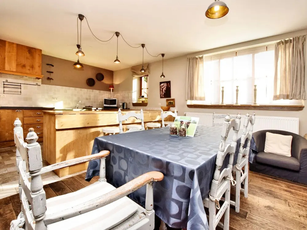 Rustic holiday home in Halleux