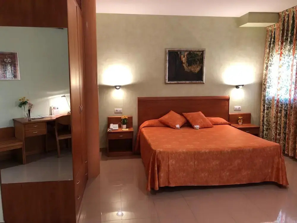 Hotel Fonda Neus