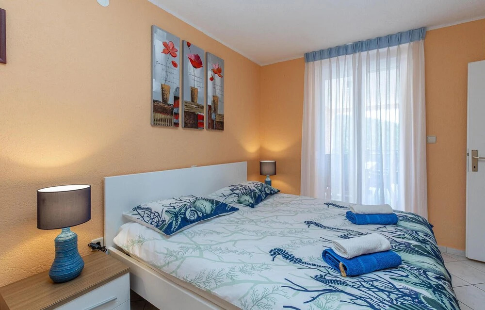 Stunning Home in Jadranovo With 5 Bedrooms, Jacuzzi and Wifi