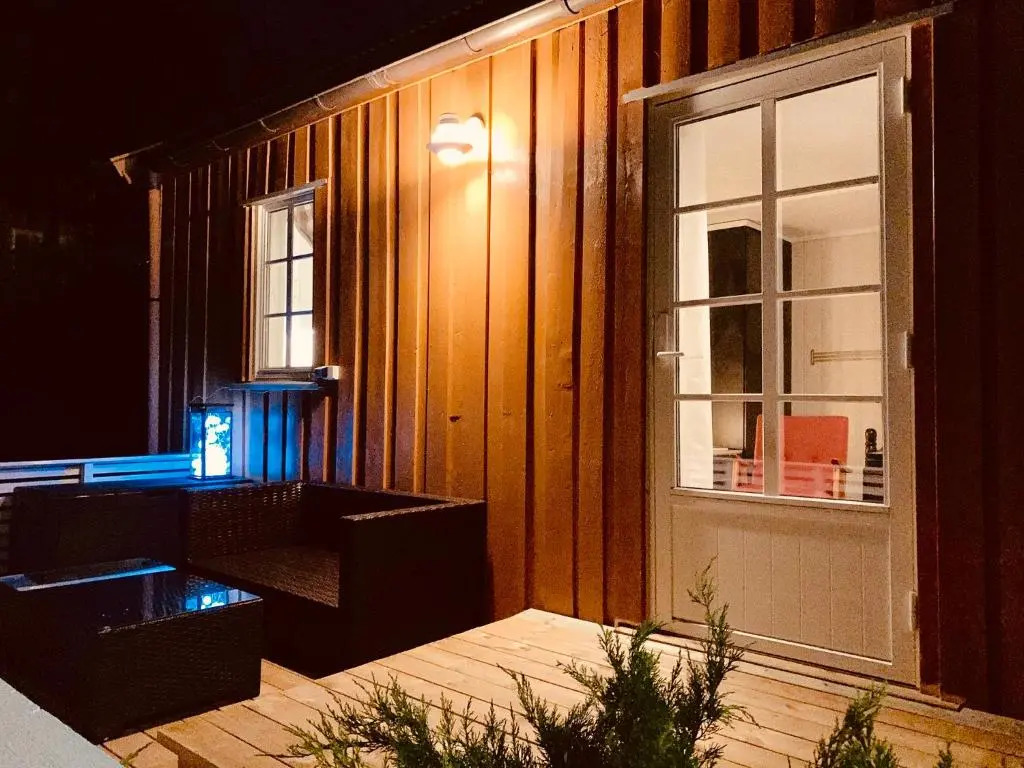 Private house-terrace-garden -parking-WiFi-smartTV