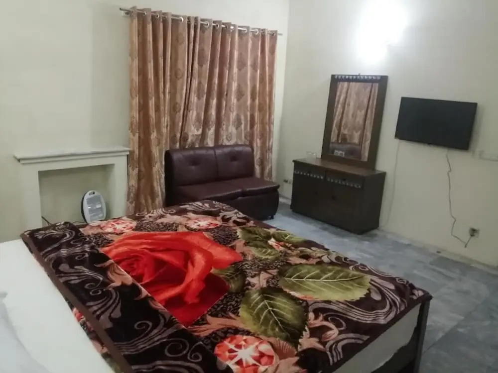 Star Hotel Lahore