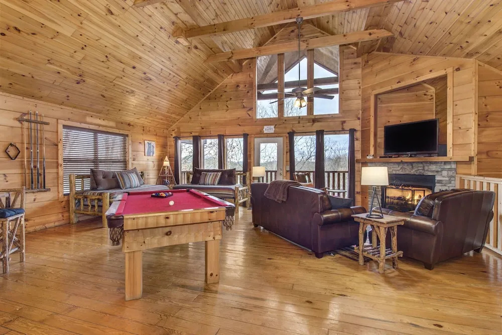 Only Dreamin' Cabin w/ Private Hot Tub