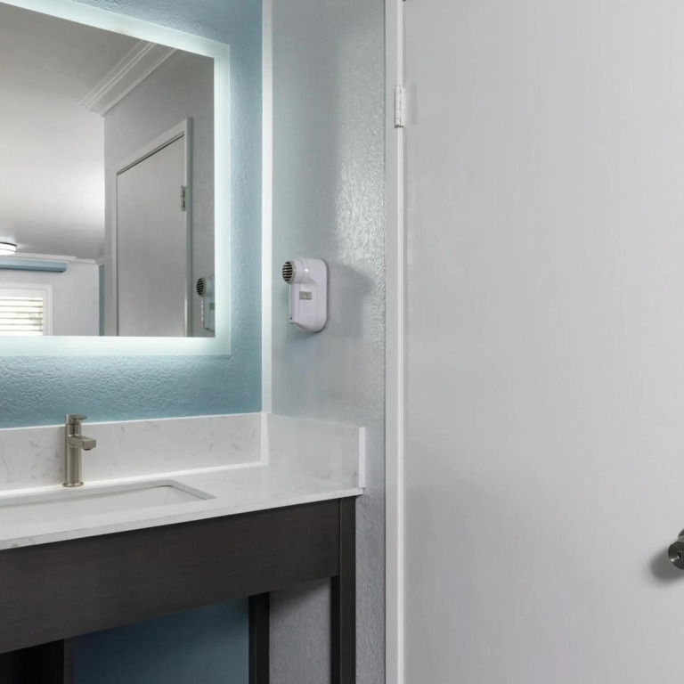 Red Lion Inn & Suites Lemoore
