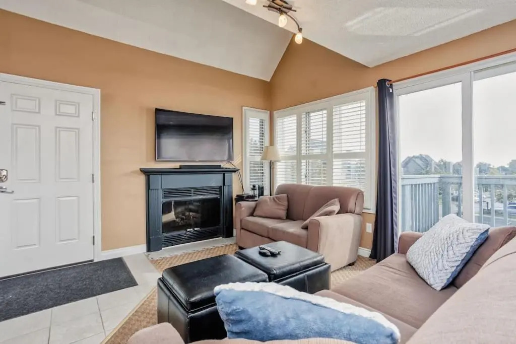 Mountainside 2 bed 2 bath with laundry 79249