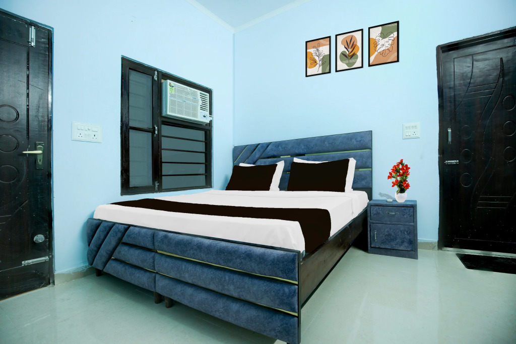 Super Collection O by OYO Nayagaon Vikas Nagar