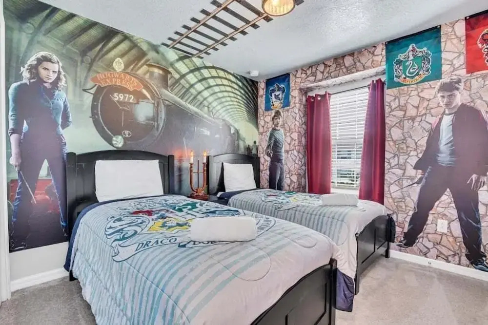 Your Enchanted Take Me Away Townhome! 5 Bedroom Townhouse