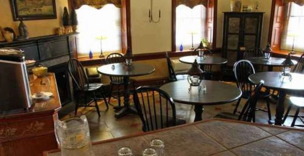 1777 Americana Inn