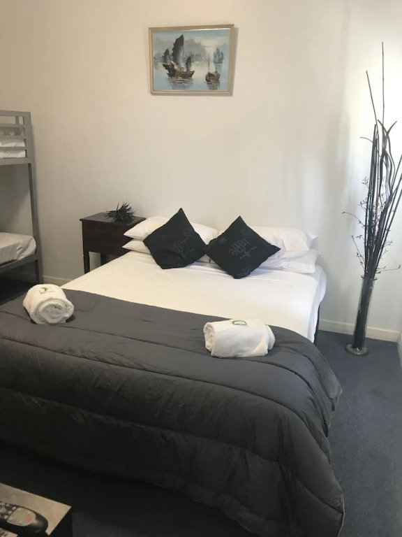 Tin Can Bay Budget Accommodation - Hostel