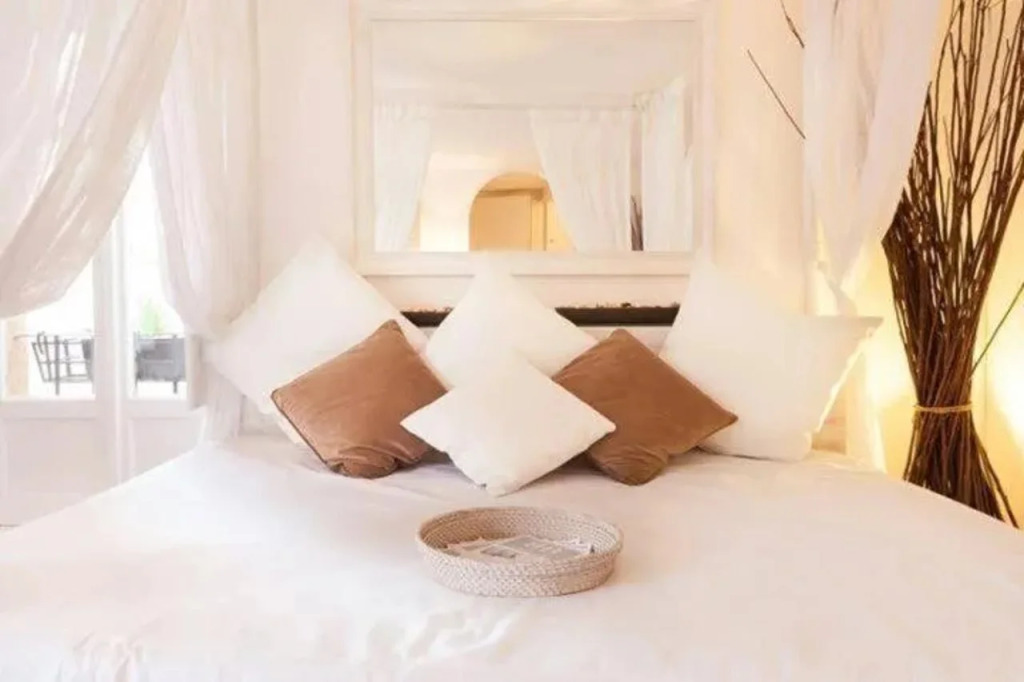 Luxury Navona apartments by Flatinrome