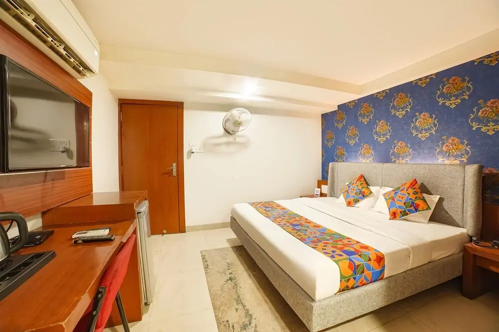 Fabhotel Pleasure Inn