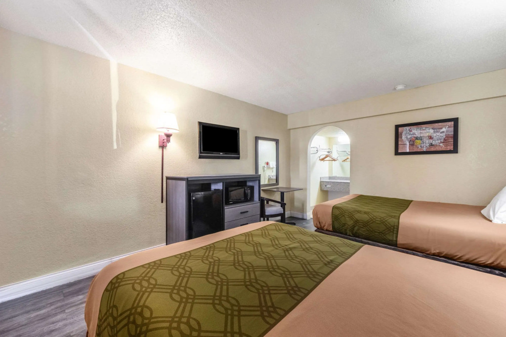 Econo Lodge San Marcos University Area