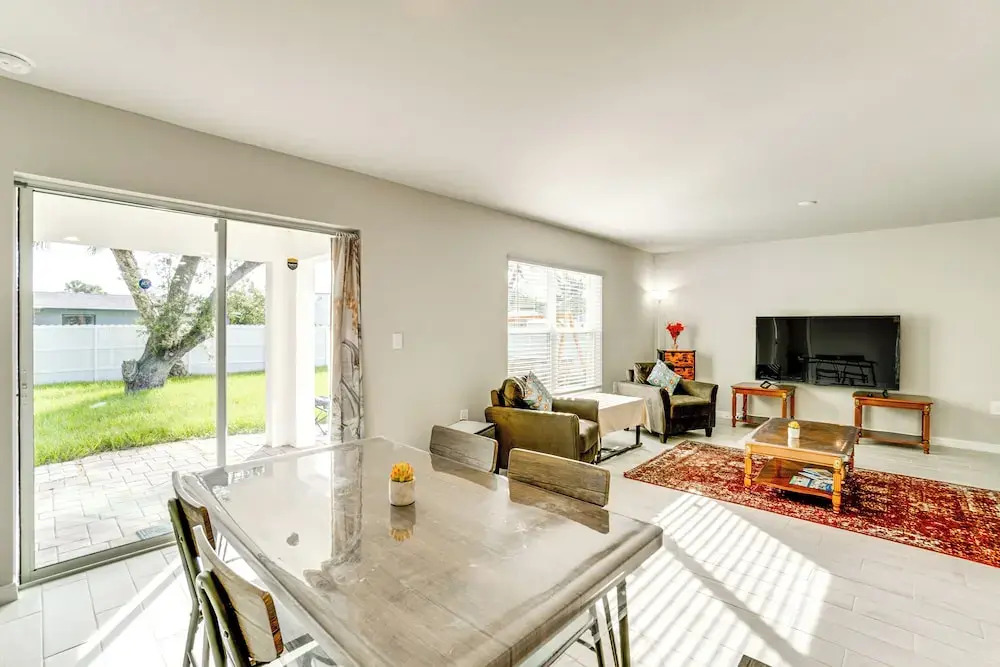 3 Mi to Port Charlotte Beach Park: Home w/ Patio!