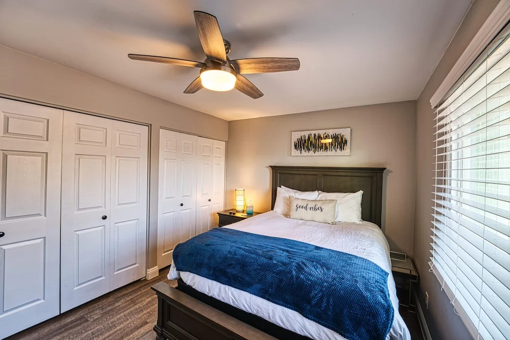 3BR Sleeps 8 Pool Putting Green BQQ Large Island!