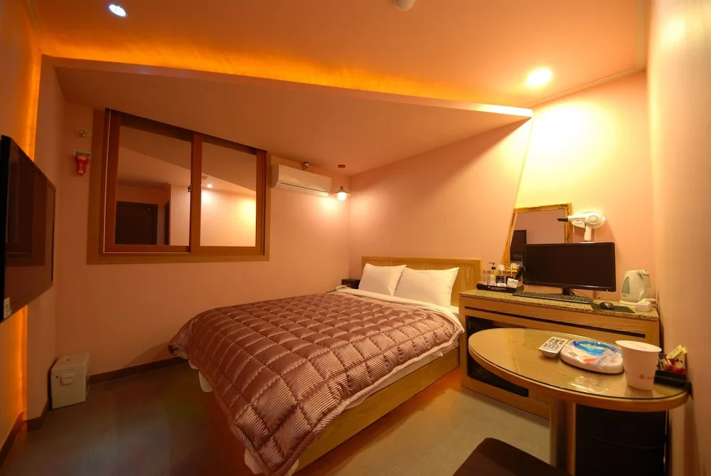 Hyu N Motel