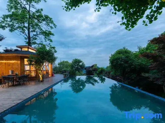 Huating Hotel