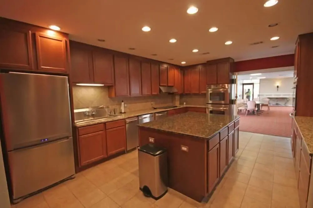 335 El Matador 1 Bedroom Condo by RedAwning