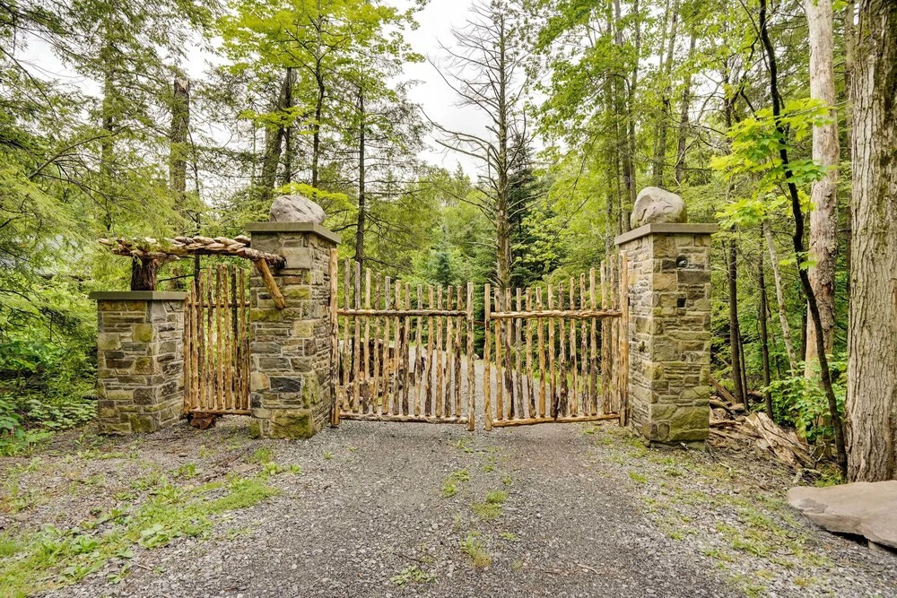 Secluded Elka Park Cabin: Hot Tub & Fire Pit!