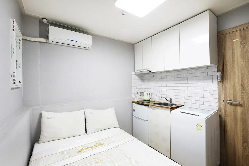 Economy Hotel