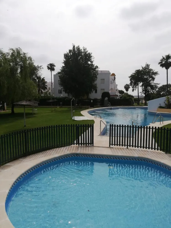 House with 2 Bedrooms in Chiclana de la Frontera, with Shared Pool And Enclosed Garden
