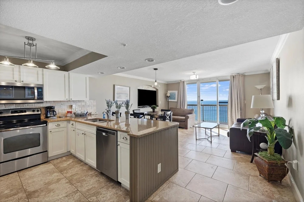 Pelican Beach 1709 1 Bedroom Condo