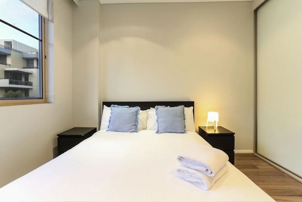 Beautiful home 2beds Apt @Waterloo-Close to CBD
