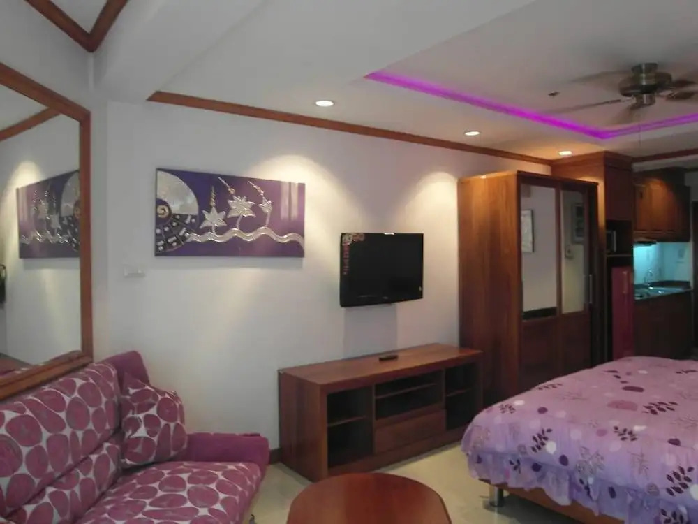 Jomtien Beach Condominium S1 by Olga