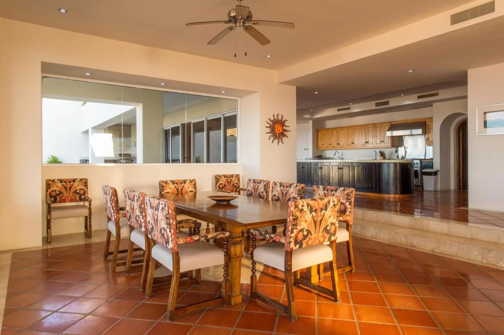 Luxury 5BR Villa, Sleeps 14 W/ocean View: Villa Perla de Law