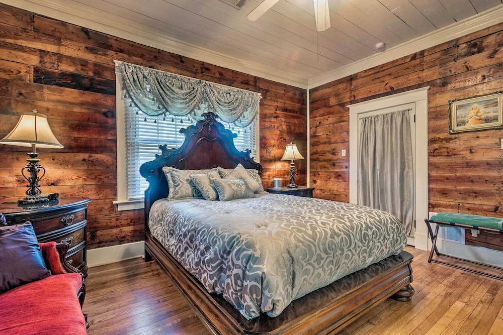 Spacious & Updated 1920's Hsnp Craftsmen Home