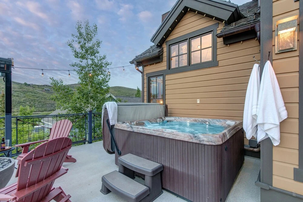 1138 Skiers Heaven! Luxury Home Close To Park City Mountain! Two Hot Tubs & Gorgeous Outdoor Space! 6 Bedroom Home by RedAwning