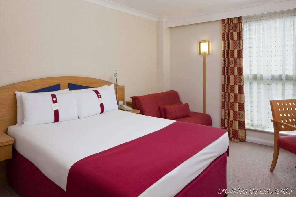 Holiday Inn Express Portsmouth Gunwharf Quays by IHG