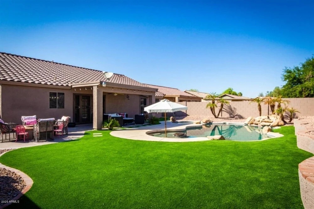 Cozy spacious house, pool heater, spa, firepit